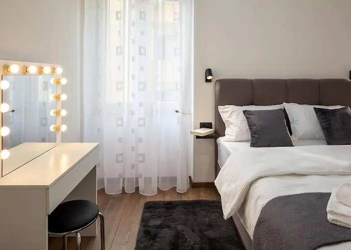 Drago 4* - 2 Minutes From The Town Centre Apartment *