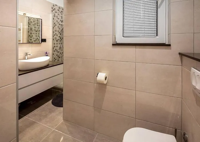 Drago 4* - 2 Minutes From The Town Centre Apartment Split