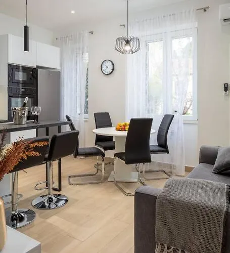 Apartment Drago 4* - 2 Minutes From The Town Centre *