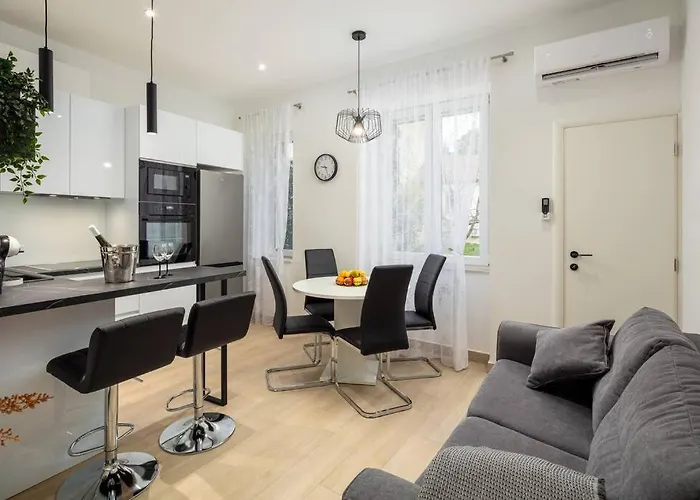 Drago 4* - 2 Minutes From The Town Centre *